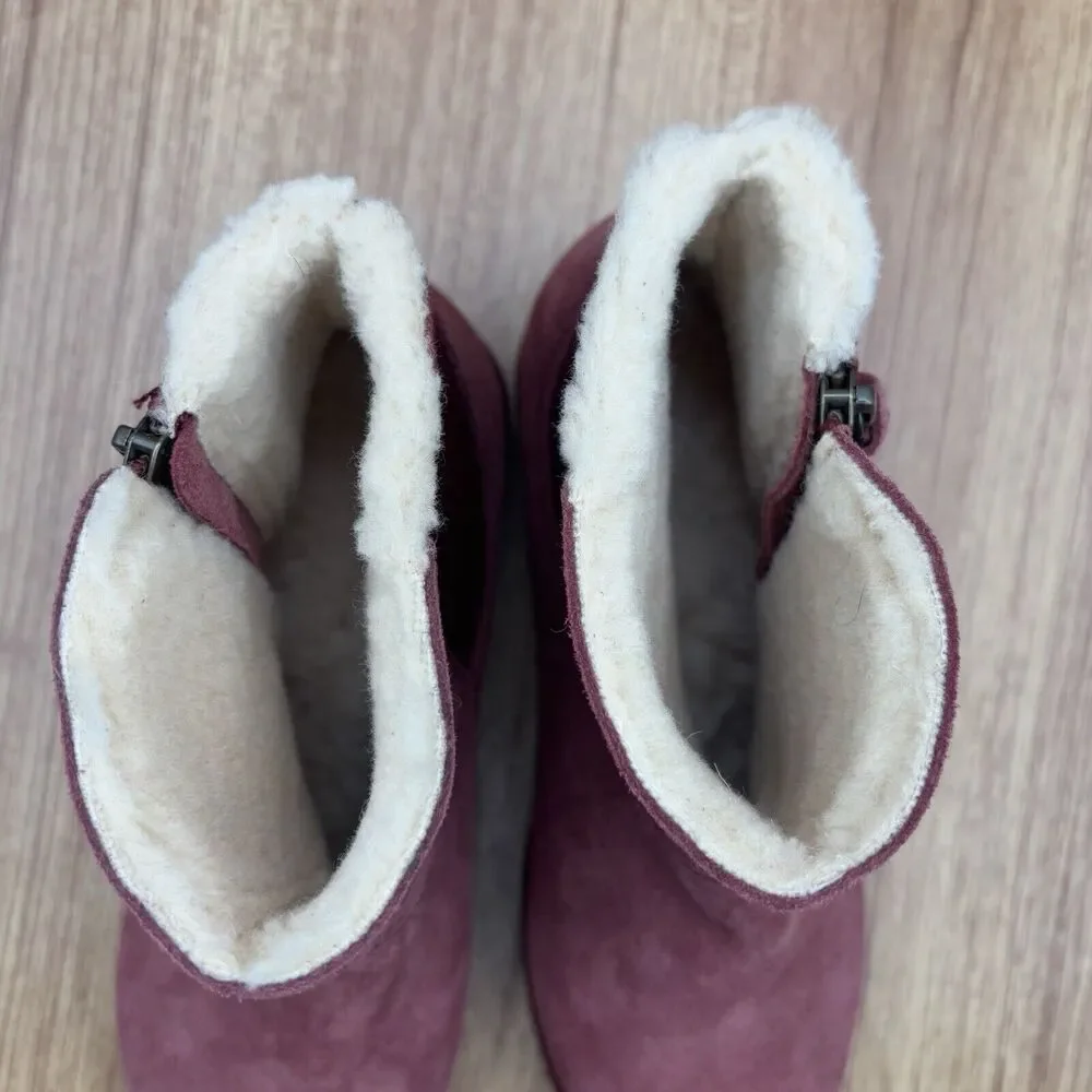 BEARPAW boots Megan Stacey‎ suede with Sheepskin NeverWet Tech Beet Red Size 7